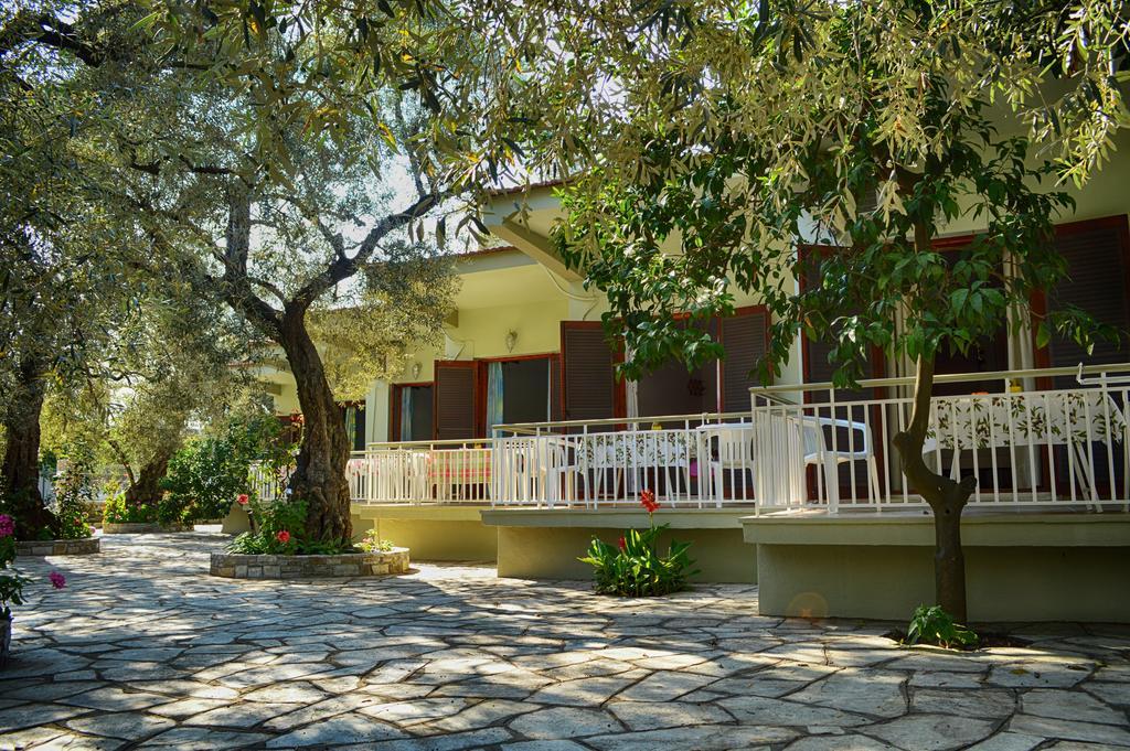 Guesthouse Irene Афисос Екстериор снимка